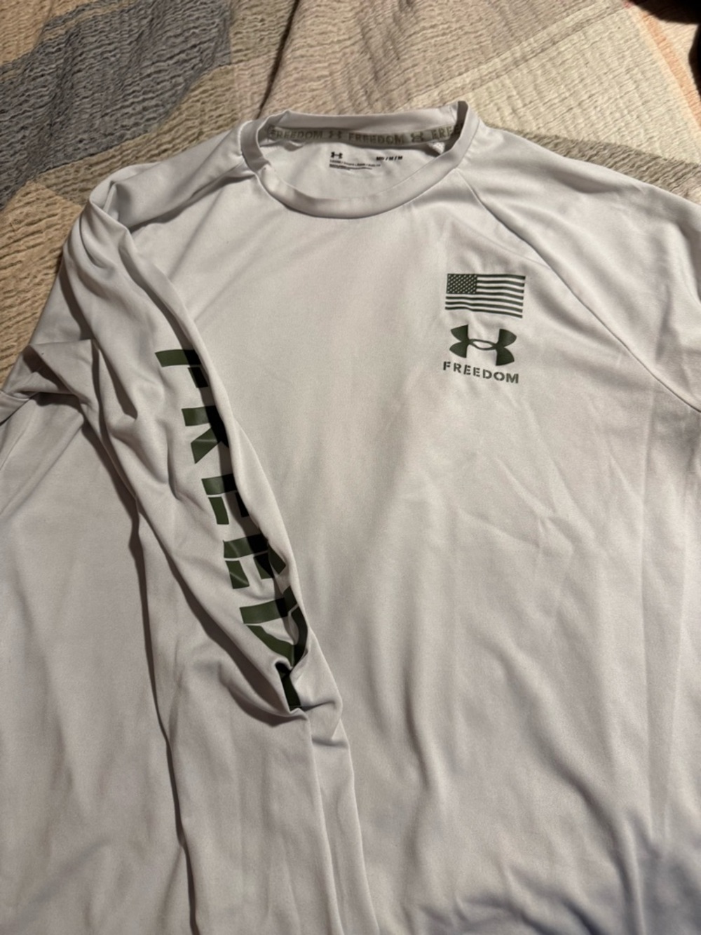 Under Armour Men's Freedom  Long-Sleeve Performance Shirt light great size M